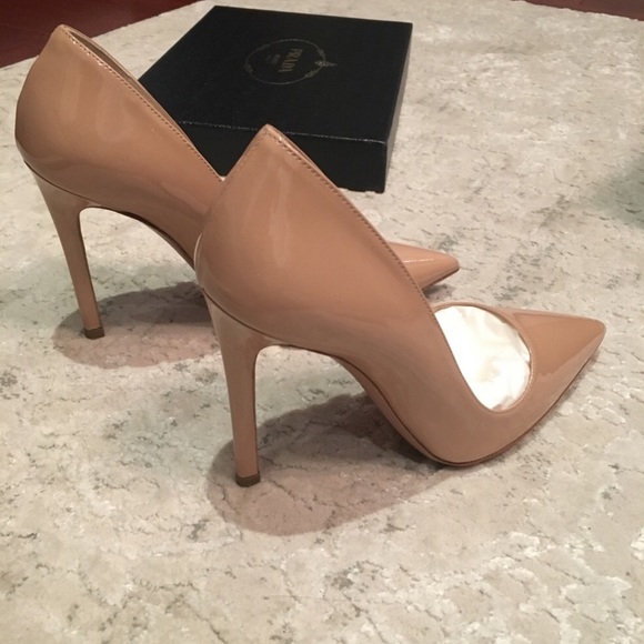 NEW Prada nude/beige patent leather heels - Picture 3 of 5